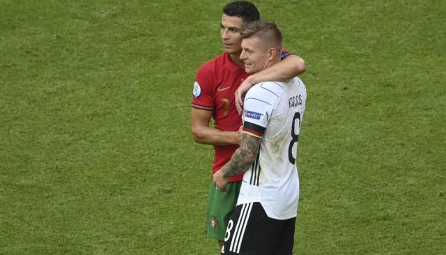 九游体育-克罗斯透露与C罗对话内容：我希望葡萄牙出线